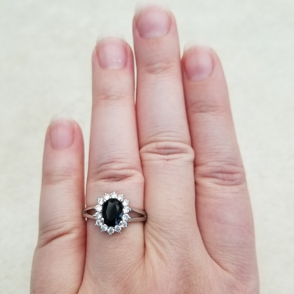 HOST PICK ❤️ 18k White Gold With Black Spinel Ring - Picture 7 of 8
